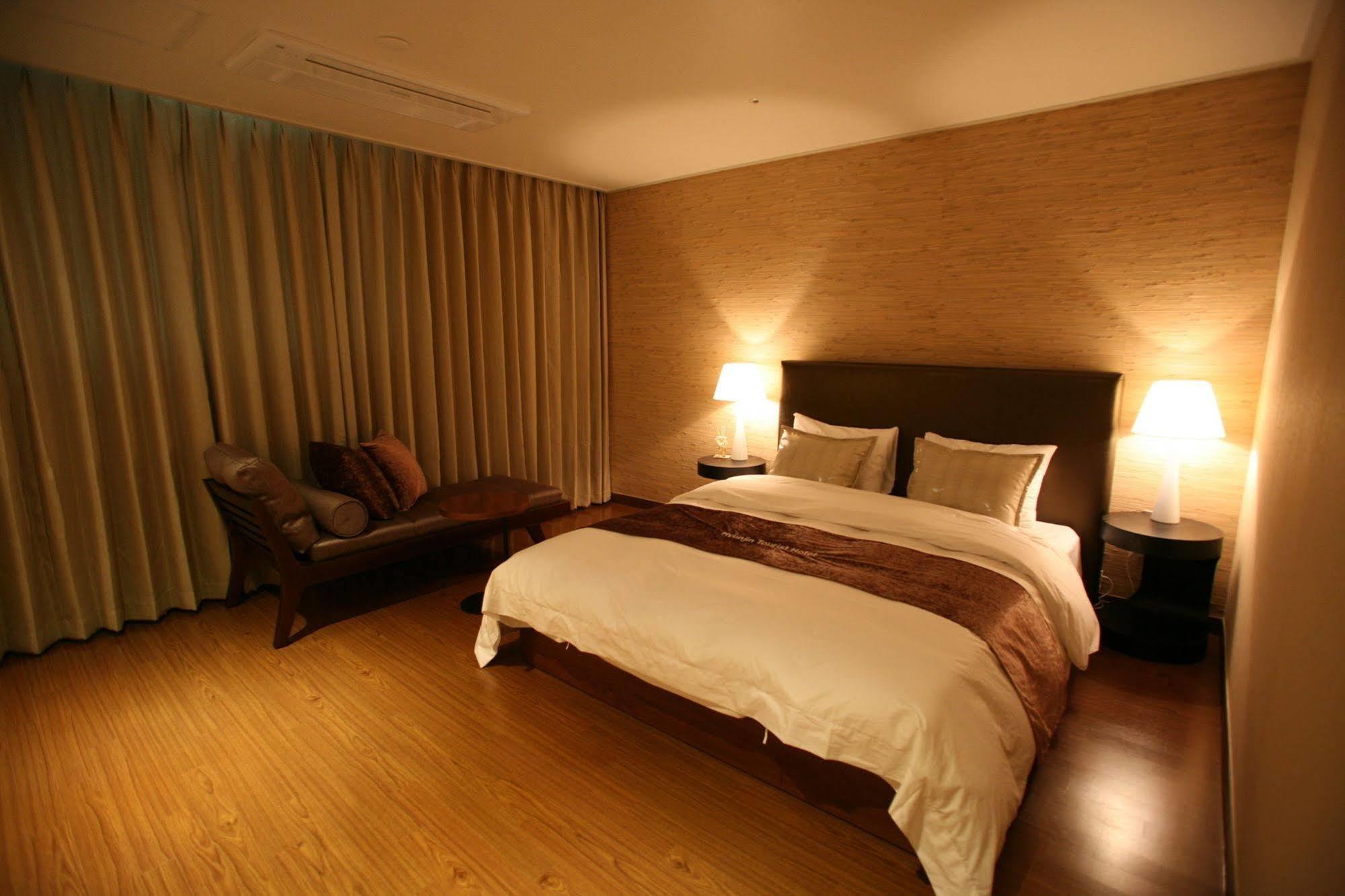 Hyunjin Tourist Hotel Donghae Εξωτερικό φωτογραφία